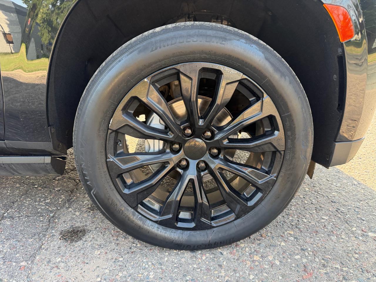 GMC Yukon Denali 4WD 2021