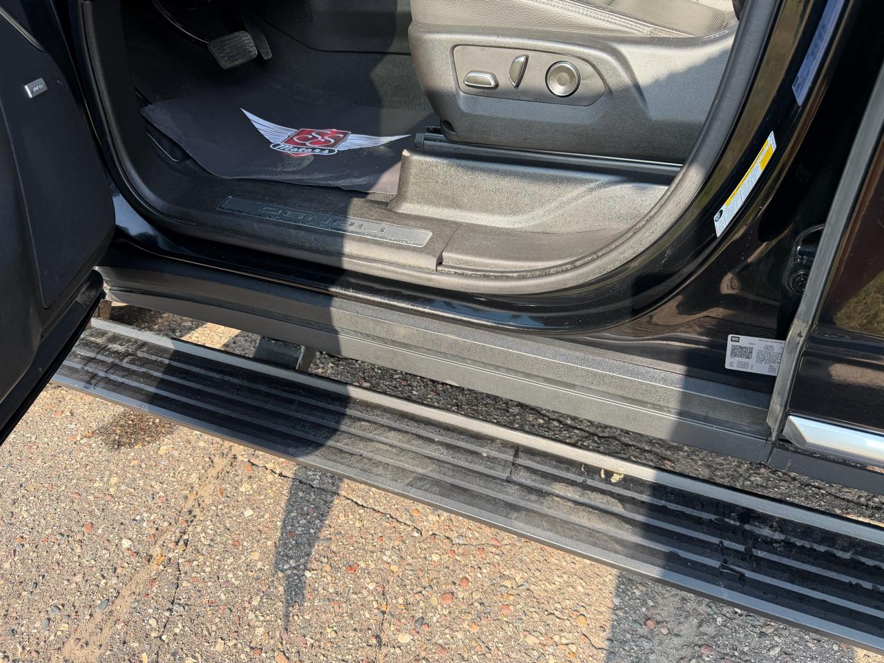 GMC Yukon Denali 4WD 2021
