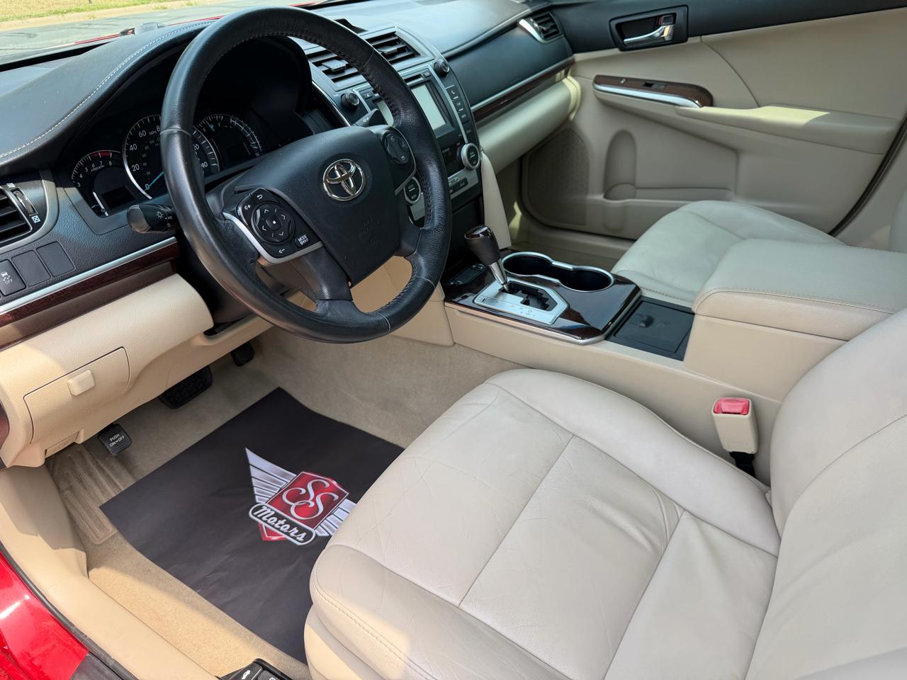 Toyota Camry XLE V6 2012