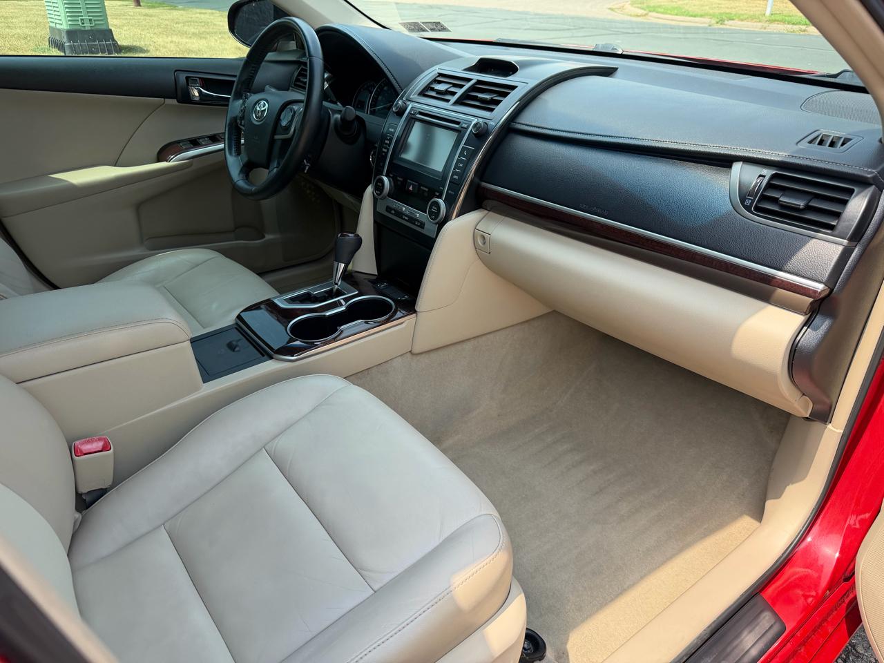 Toyota Camry XLE V6 2012