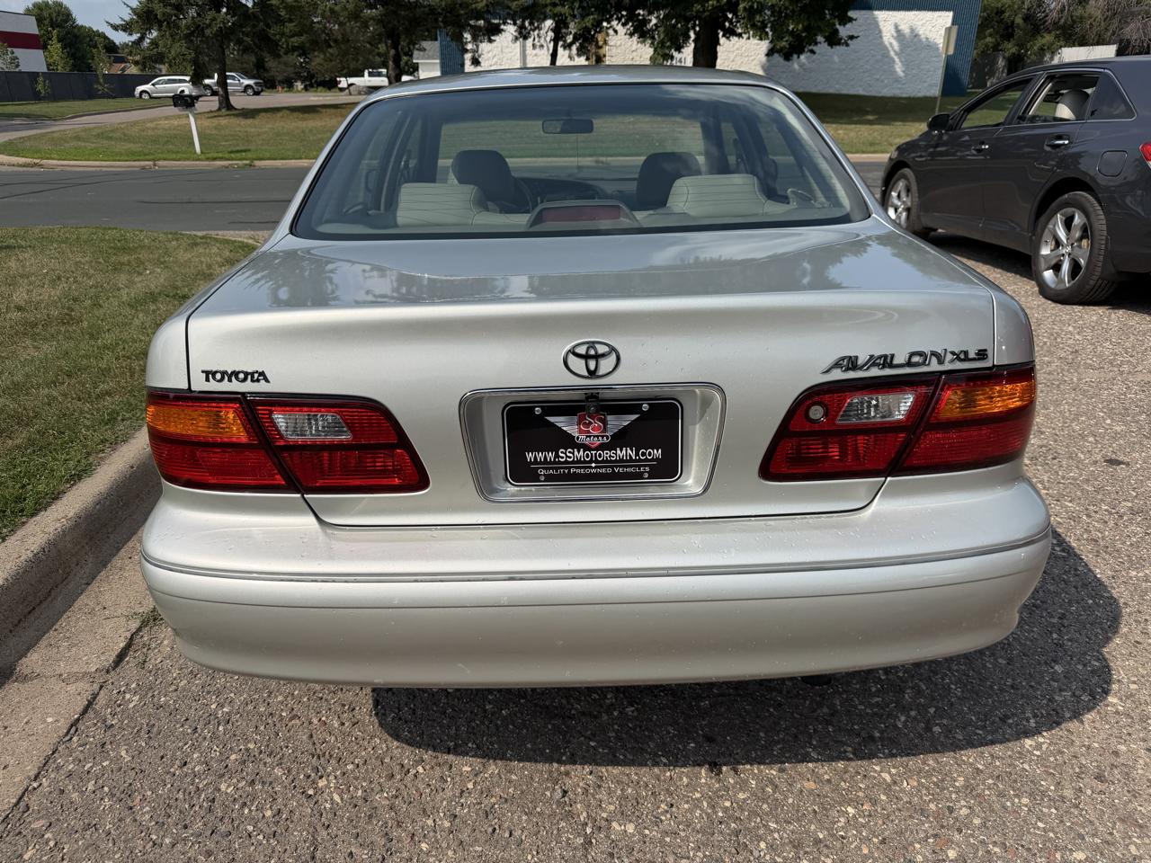 Toyota Avalon XL 1999