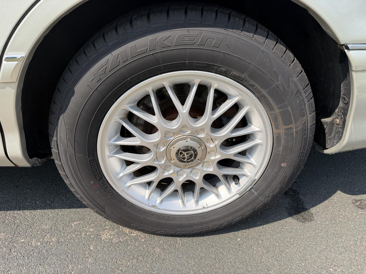 Toyota Avalon XL 1999