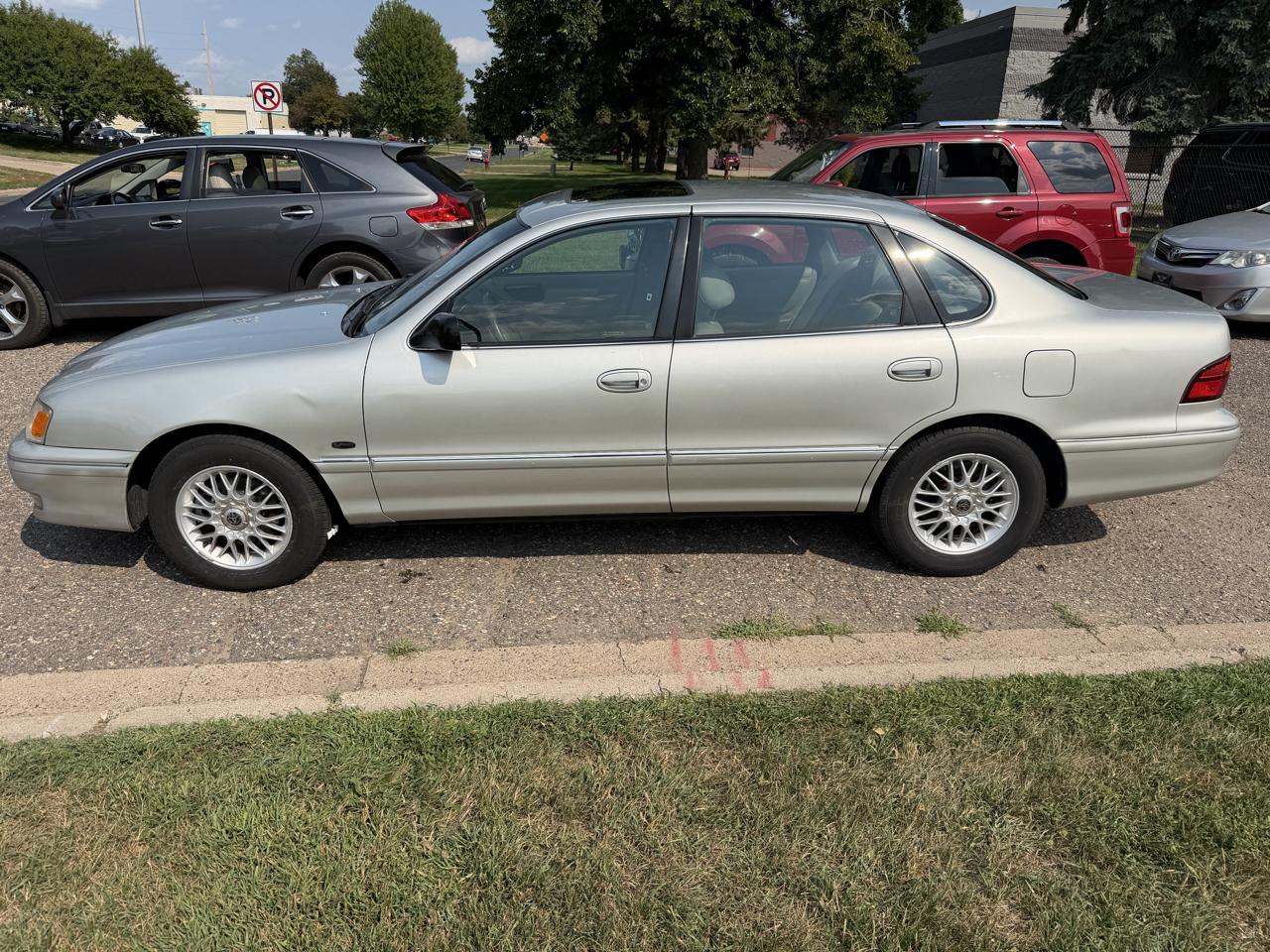 Toyota Avalon XL 1999