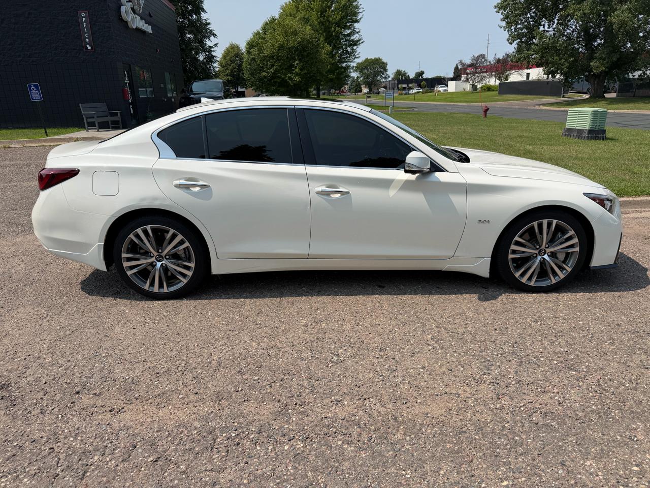 Infiniti Q50 3.0t LUXE AWD 2019