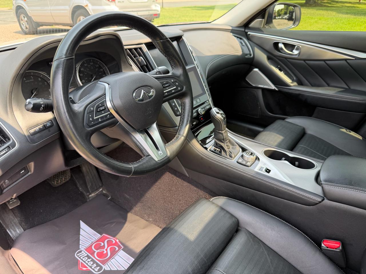 Infiniti Q50 3.0t LUXE AWD 2019