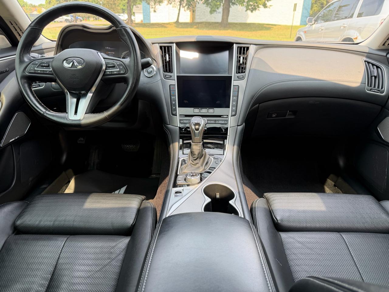 Infiniti Q50 3.0t LUXE AWD 2019