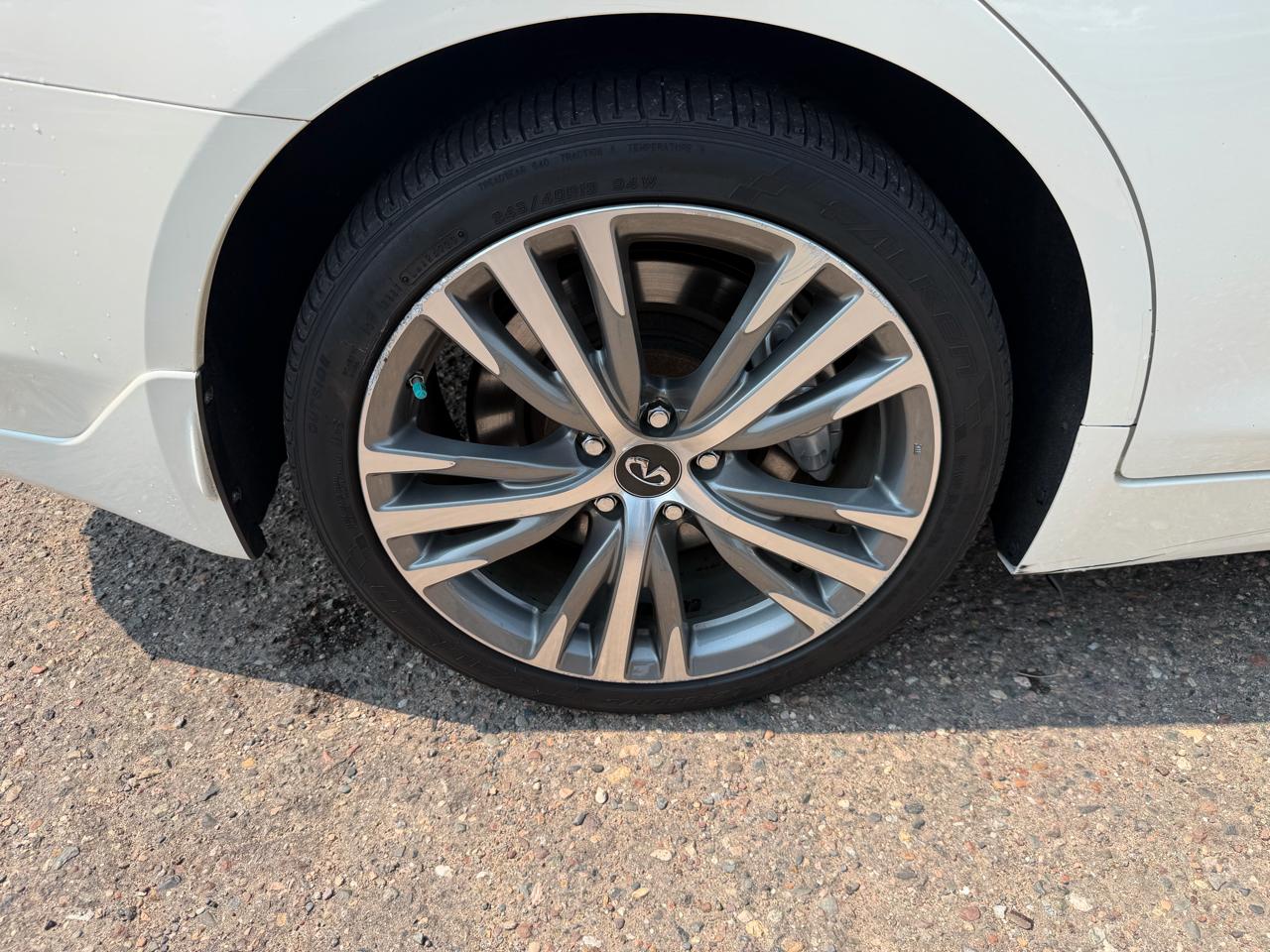Infiniti Q50 3.0t LUXE AWD 2019