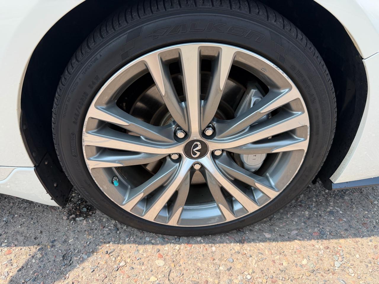 Infiniti Q50 3.0t LUXE AWD 2019