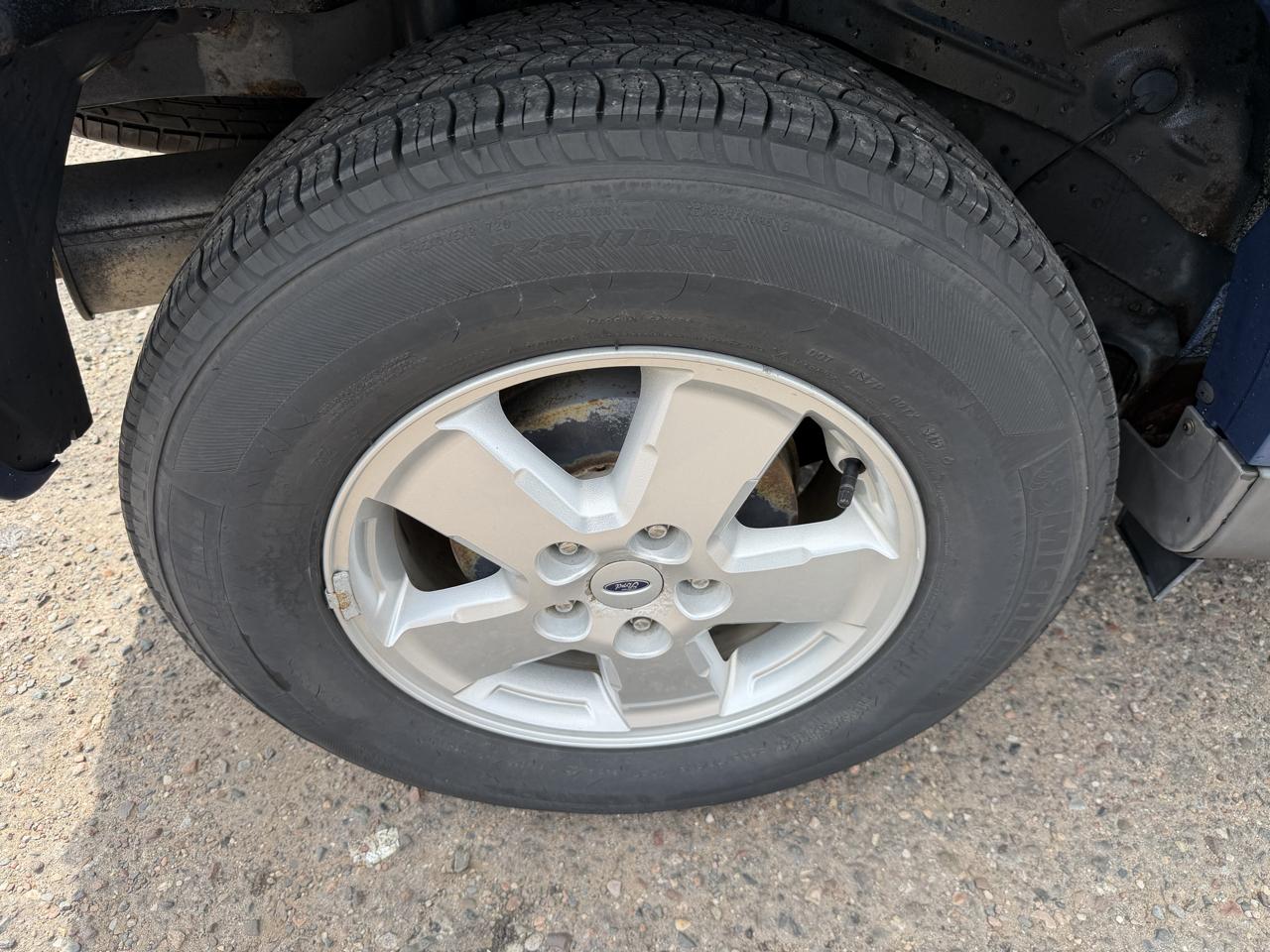 Ford Escape XLT FWD V6 2009