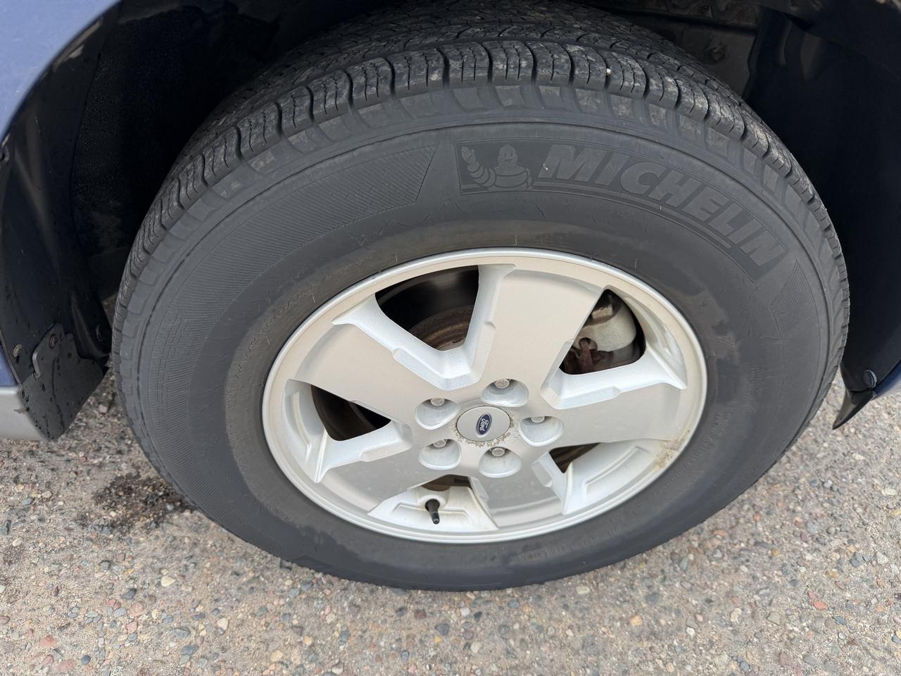 Ford Escape XLT FWD V6 2009