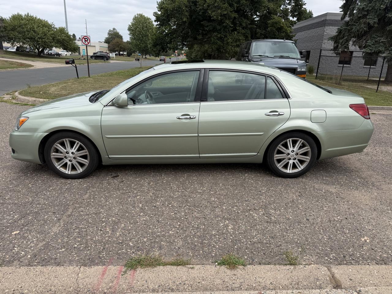 Toyota Avalon XL 2009