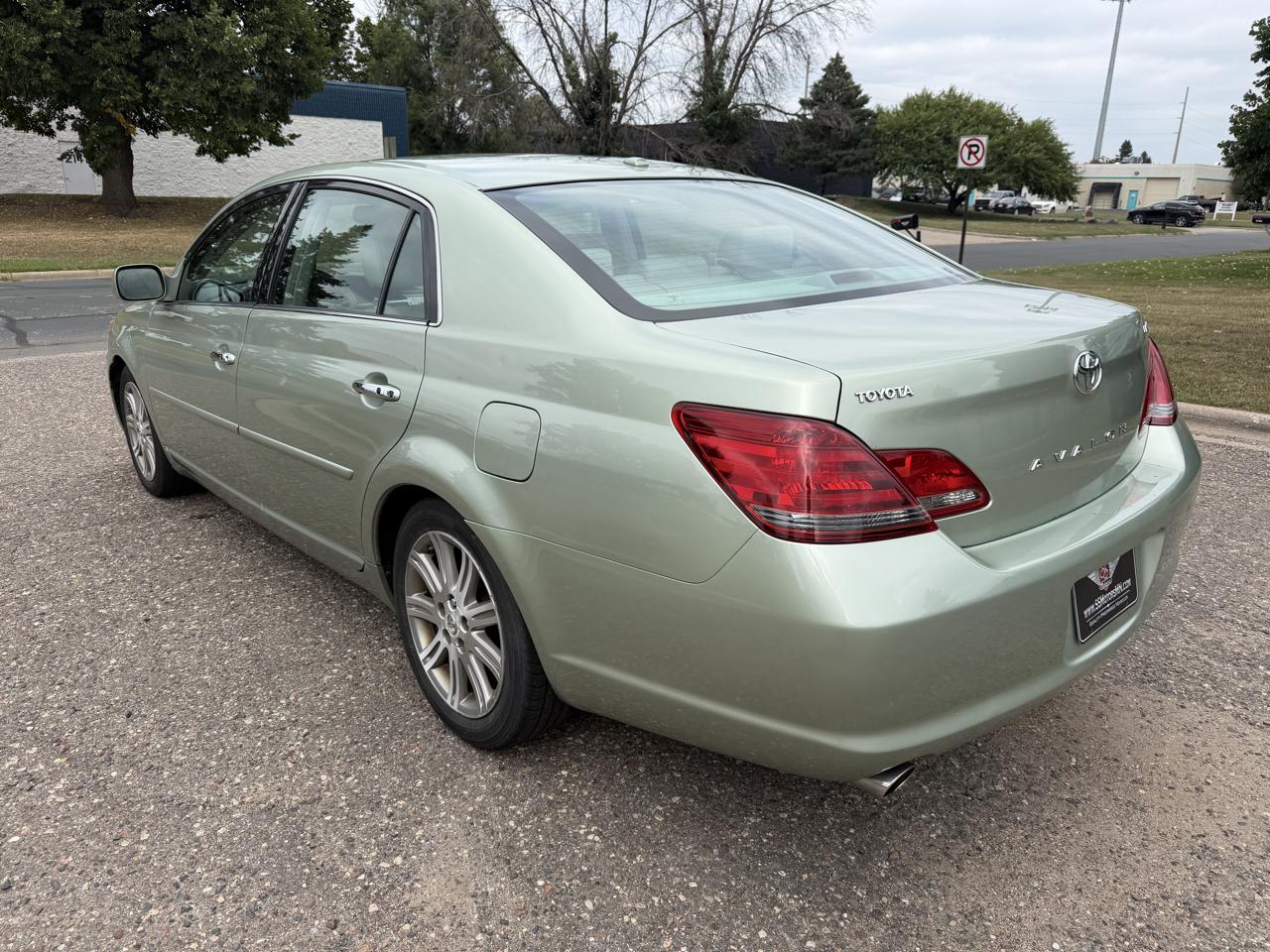 Toyota Avalon XL 2009