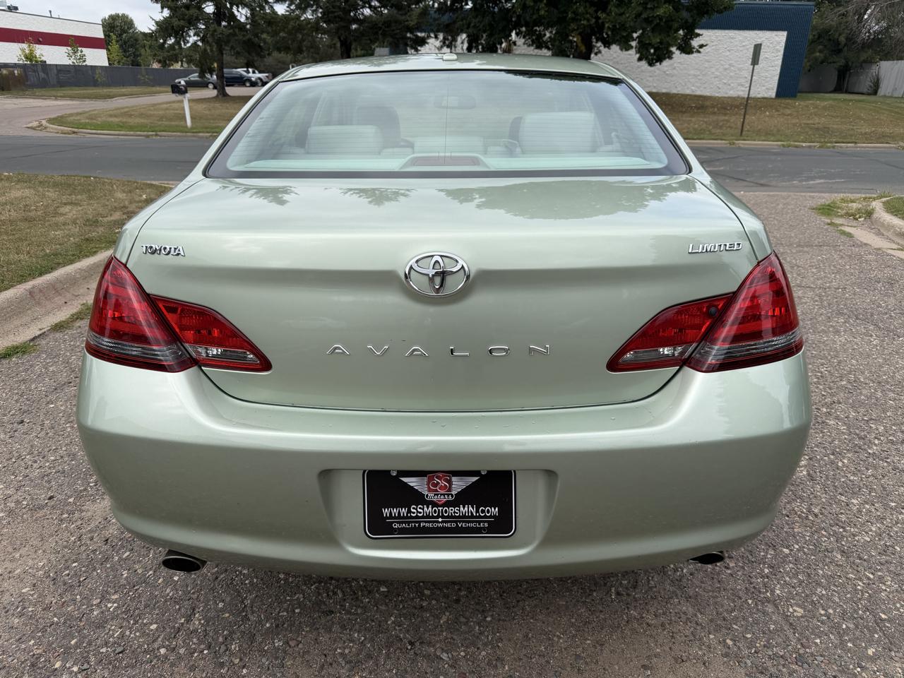 Toyota Avalon XL 2009