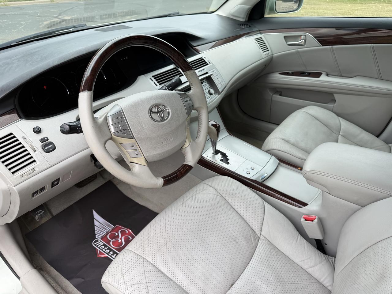 Toyota Avalon XL 2009
