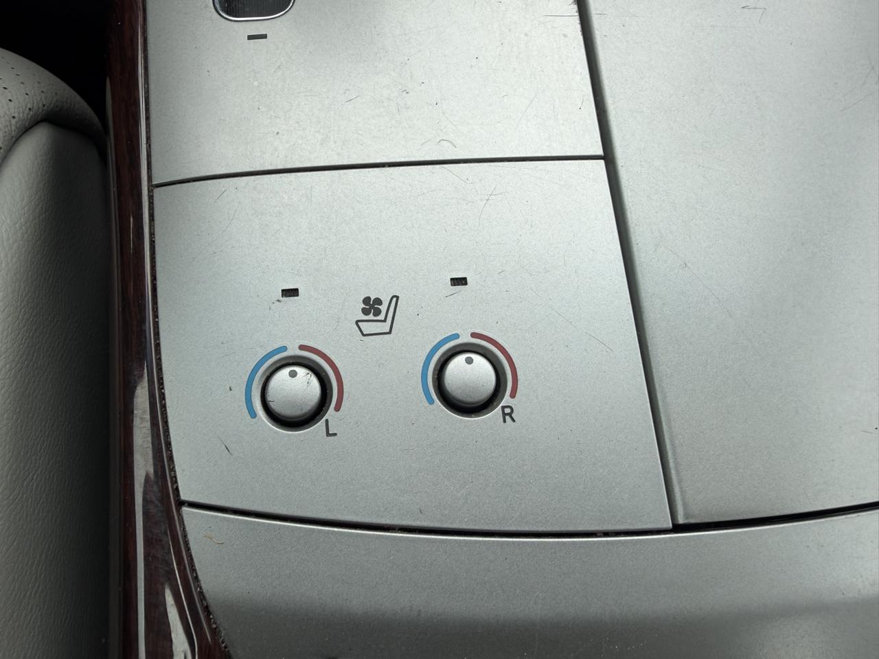 Toyota Avalon XL 2009