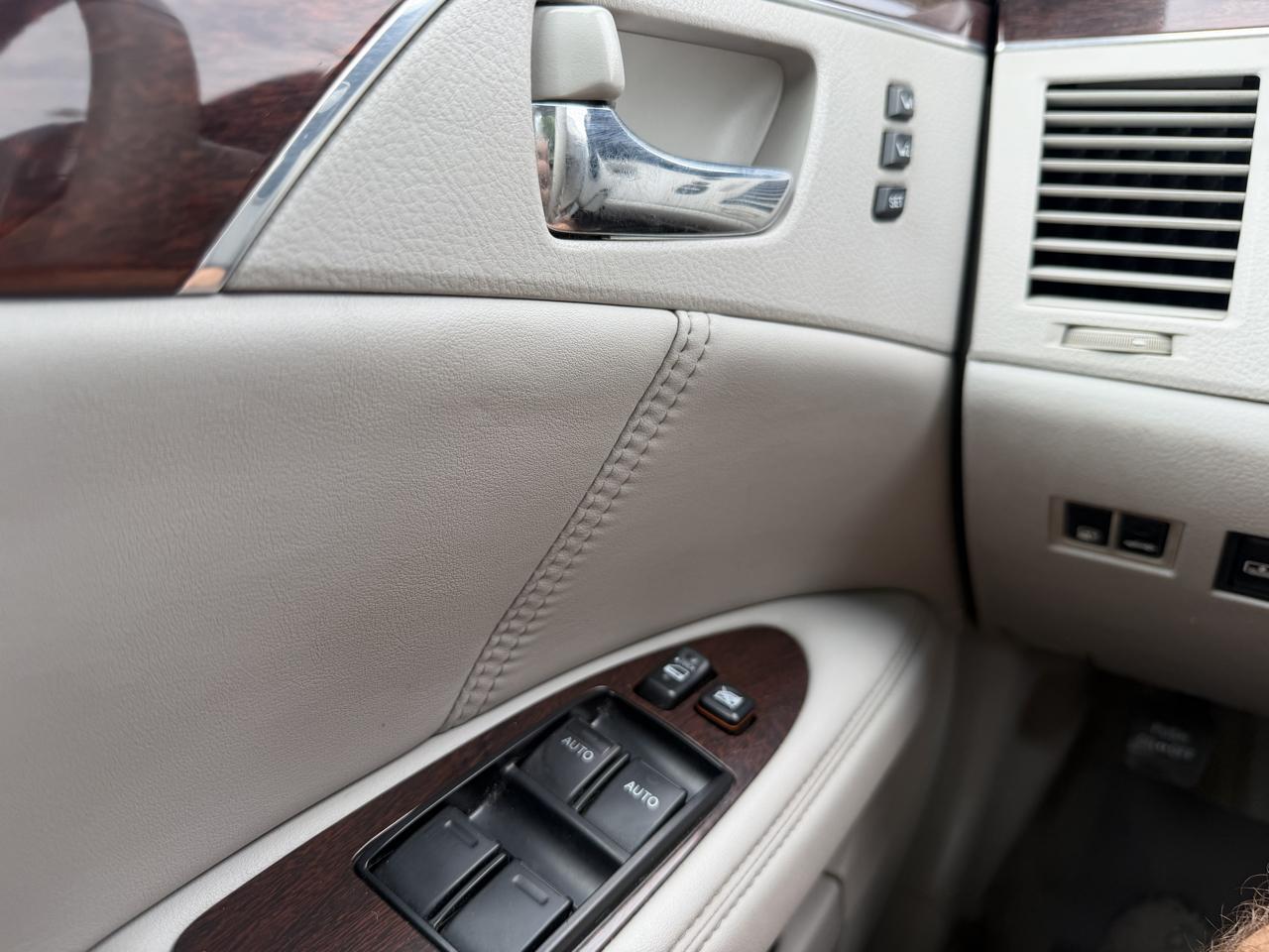 Toyota Avalon XL 2009