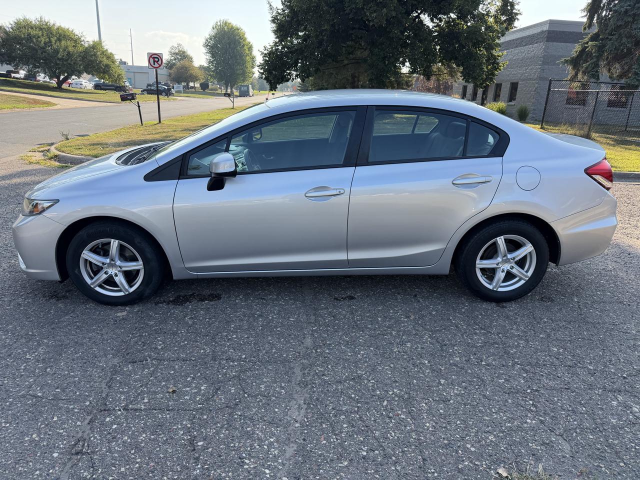 Honda Civic LX Sedan 5-Speed AT 2013