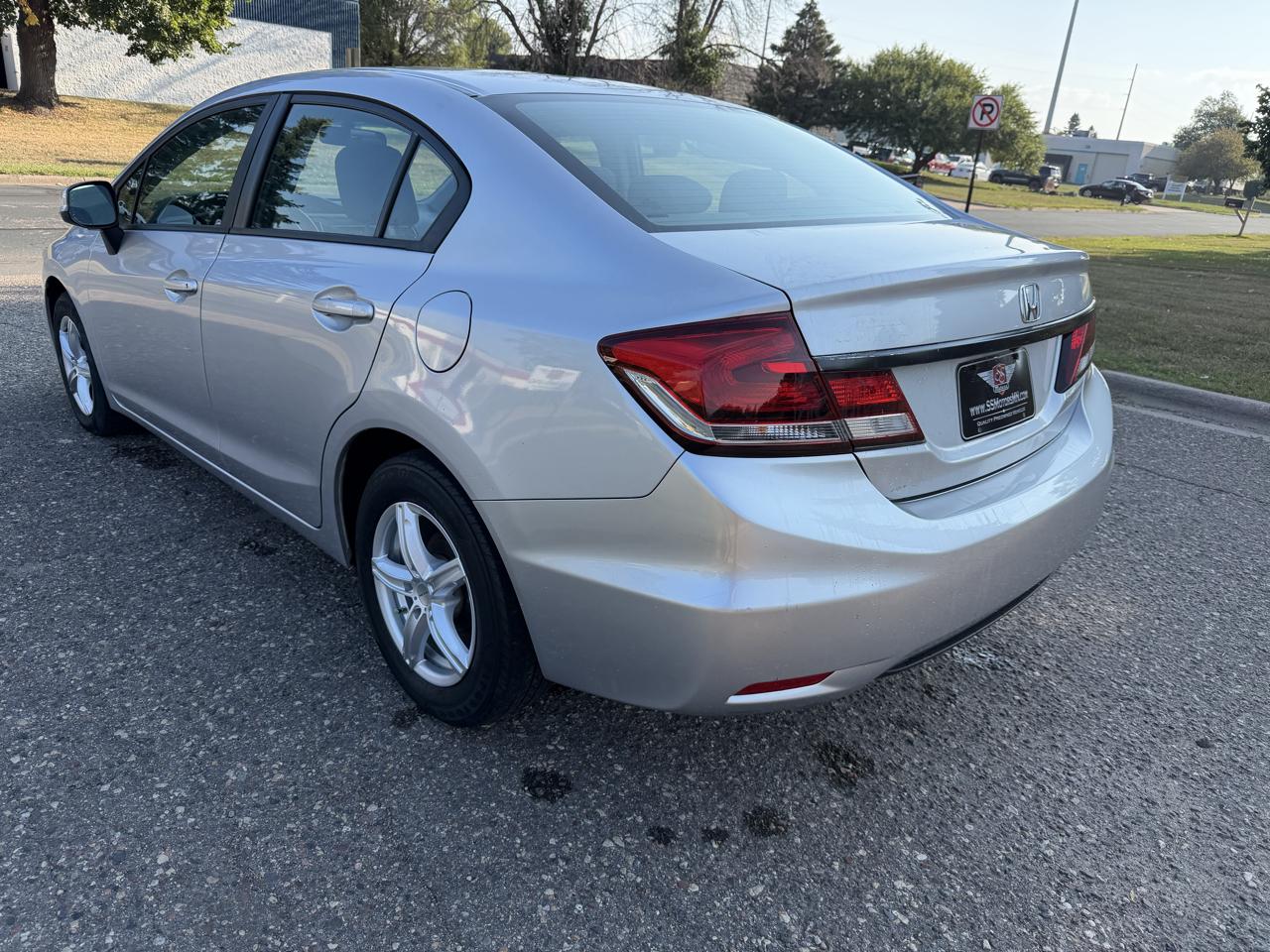 Honda Civic LX Sedan 5-Speed AT 2013