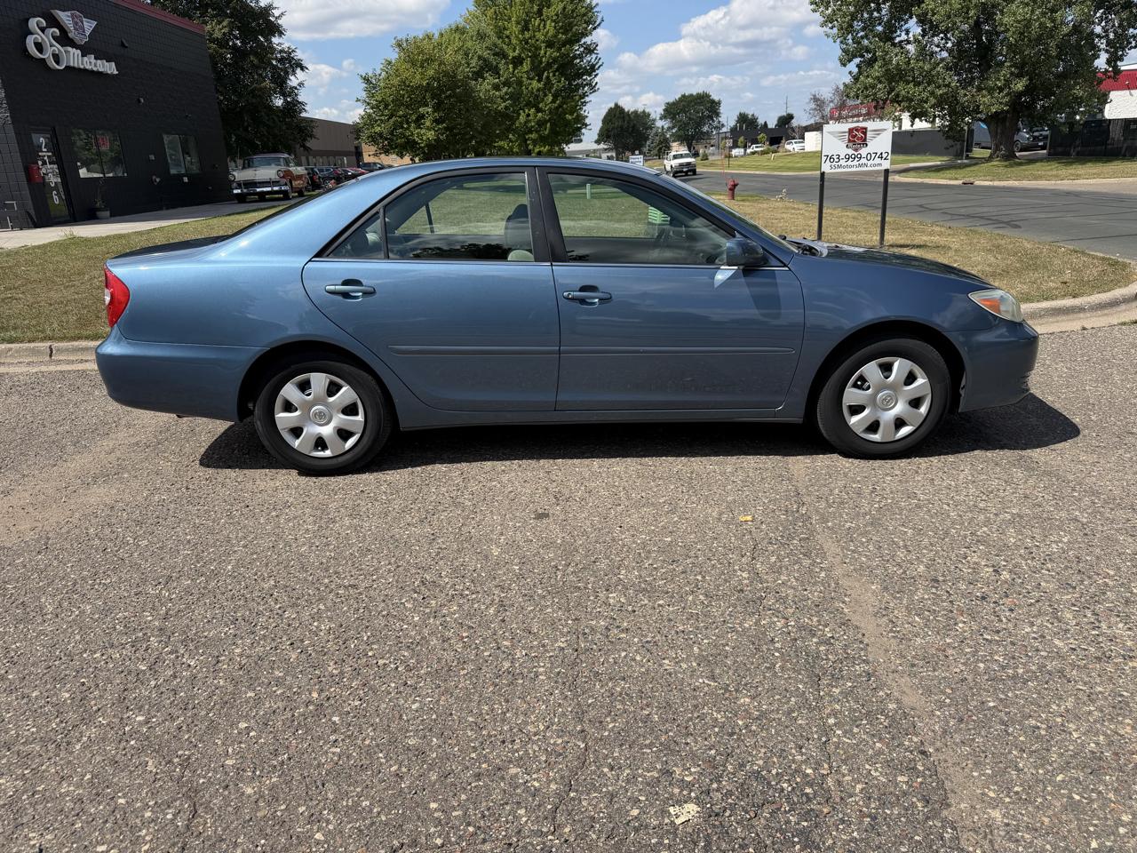 Toyota Camry LE 2002