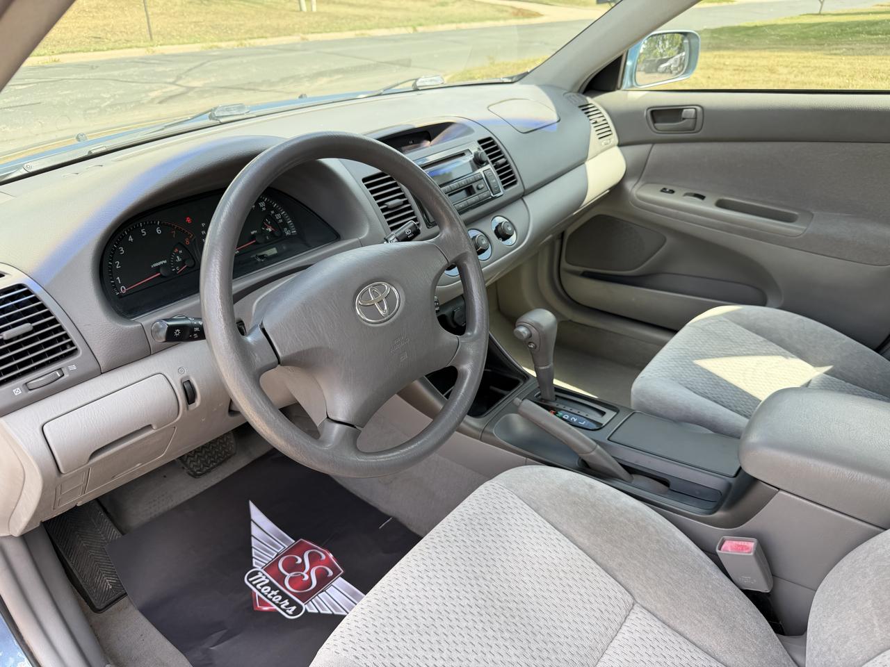 Toyota Camry LE 2002