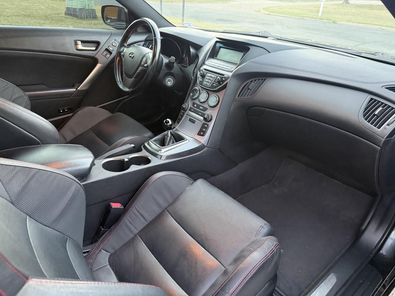 Hyundai Genesis Coupe 2.0T 8AT 2014