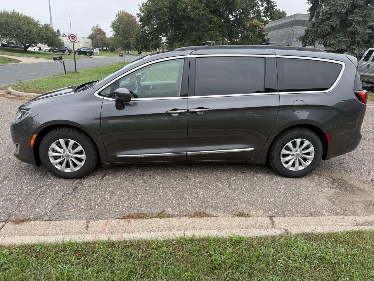 Chrysler Pacifica Touring-L 2017