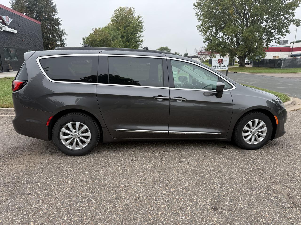 Chrysler Pacifica Touring-L 2017