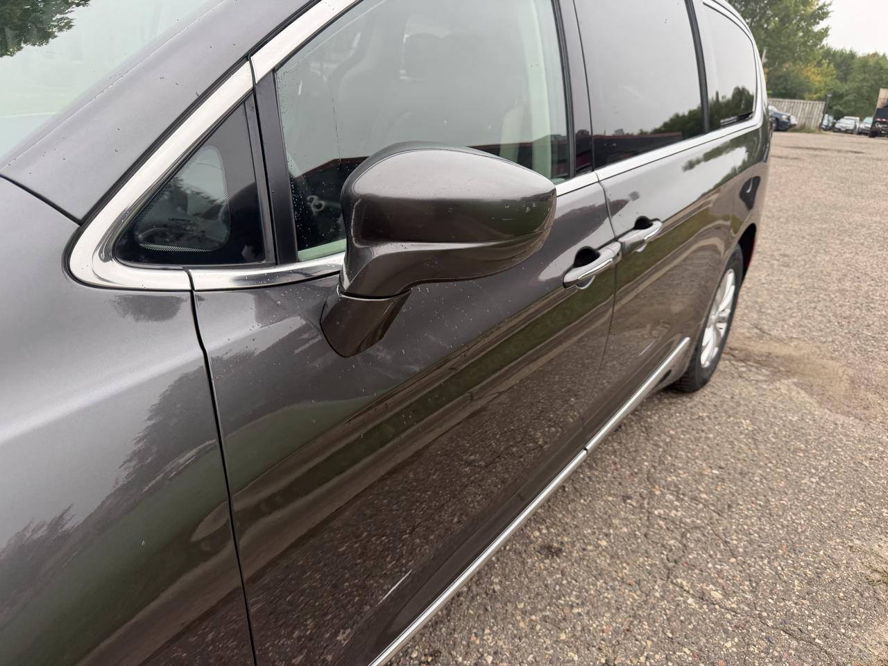 Chrysler Pacifica Touring-L 2017
