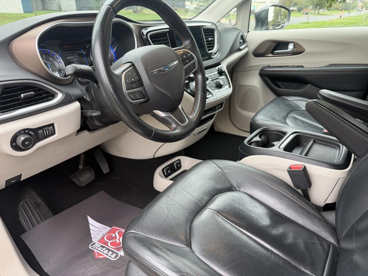 Chrysler Pacifica Touring-L 2017