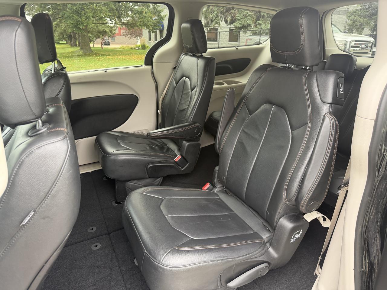 Chrysler Pacifica Touring-L 2017