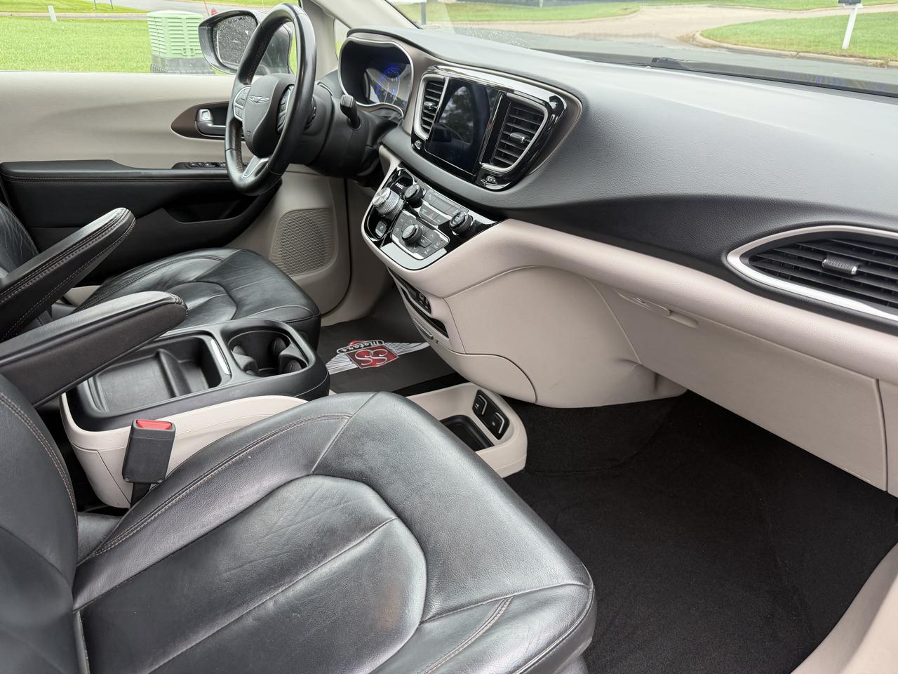 Chrysler Pacifica Touring-L 2017
