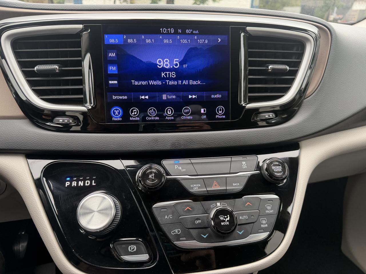 Chrysler Pacifica Touring-L 2017