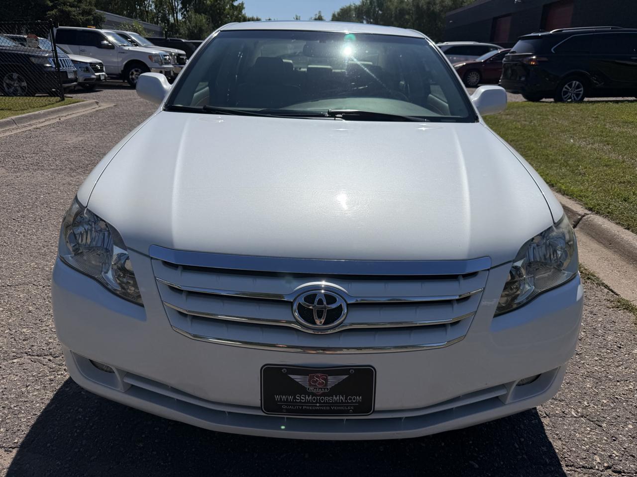 Toyota Avalon XL 2005