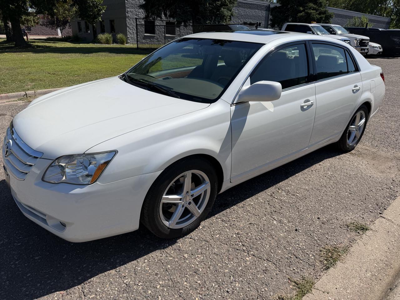 Toyota Avalon XL 2005