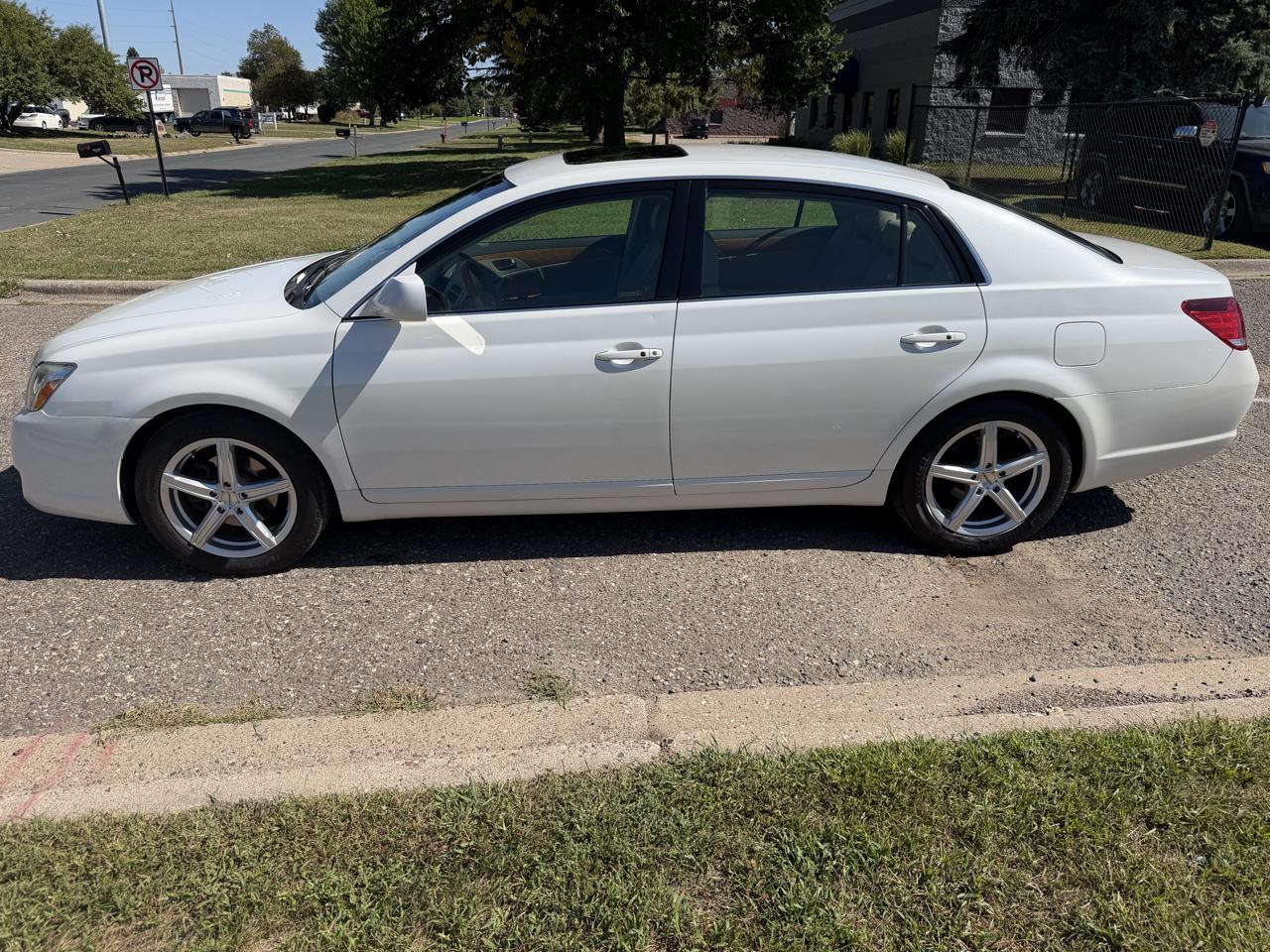 Toyota Avalon XL 2005