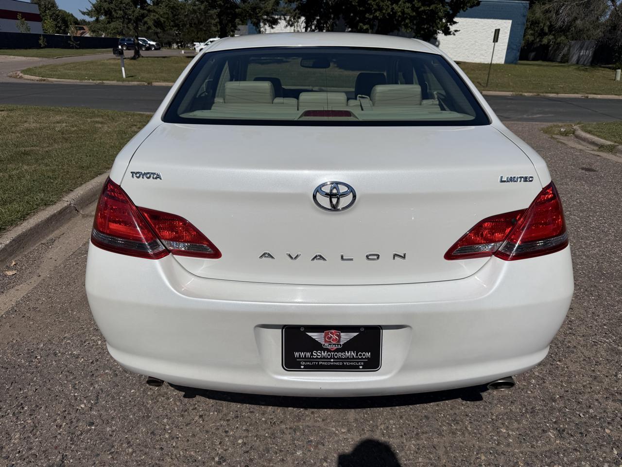 Toyota Avalon XL 2005
