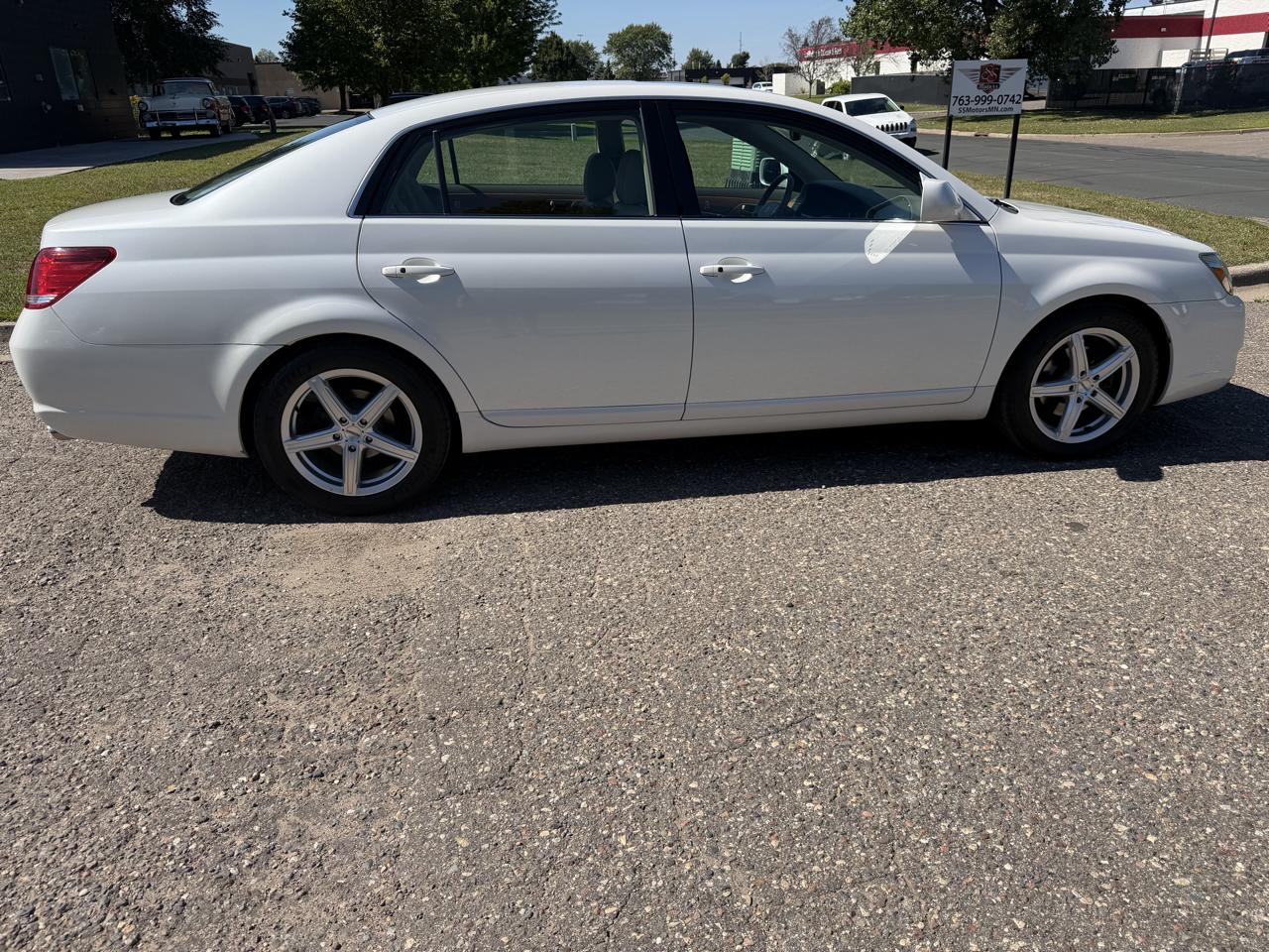 Toyota Avalon XL 2005