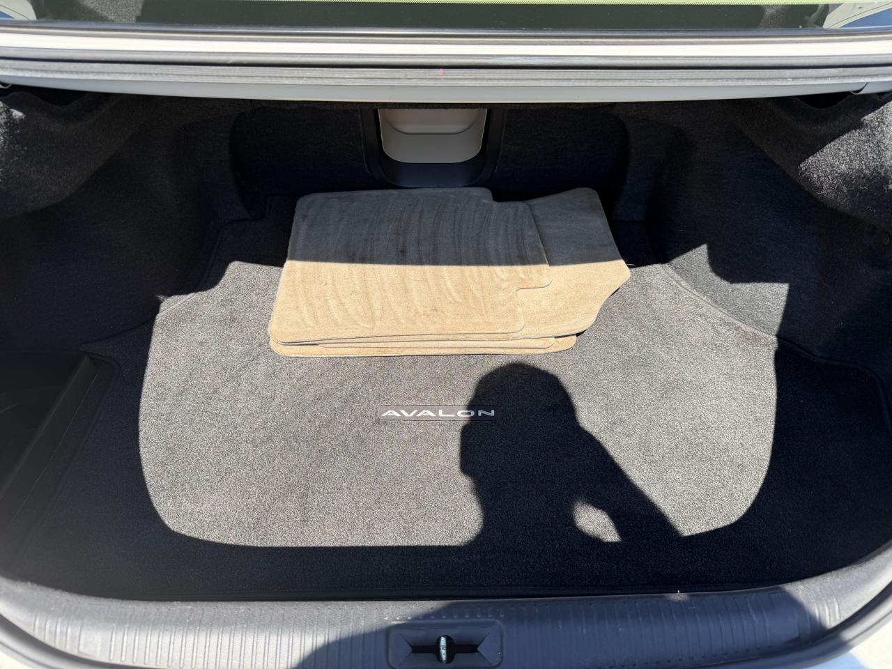 Toyota Avalon XL 2005