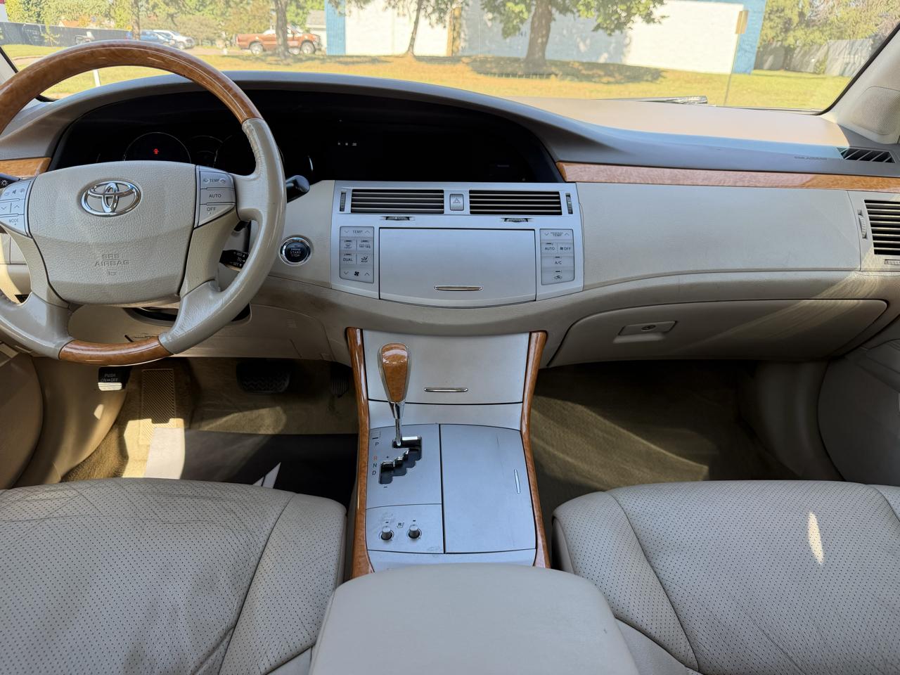 Toyota Avalon XL 2005