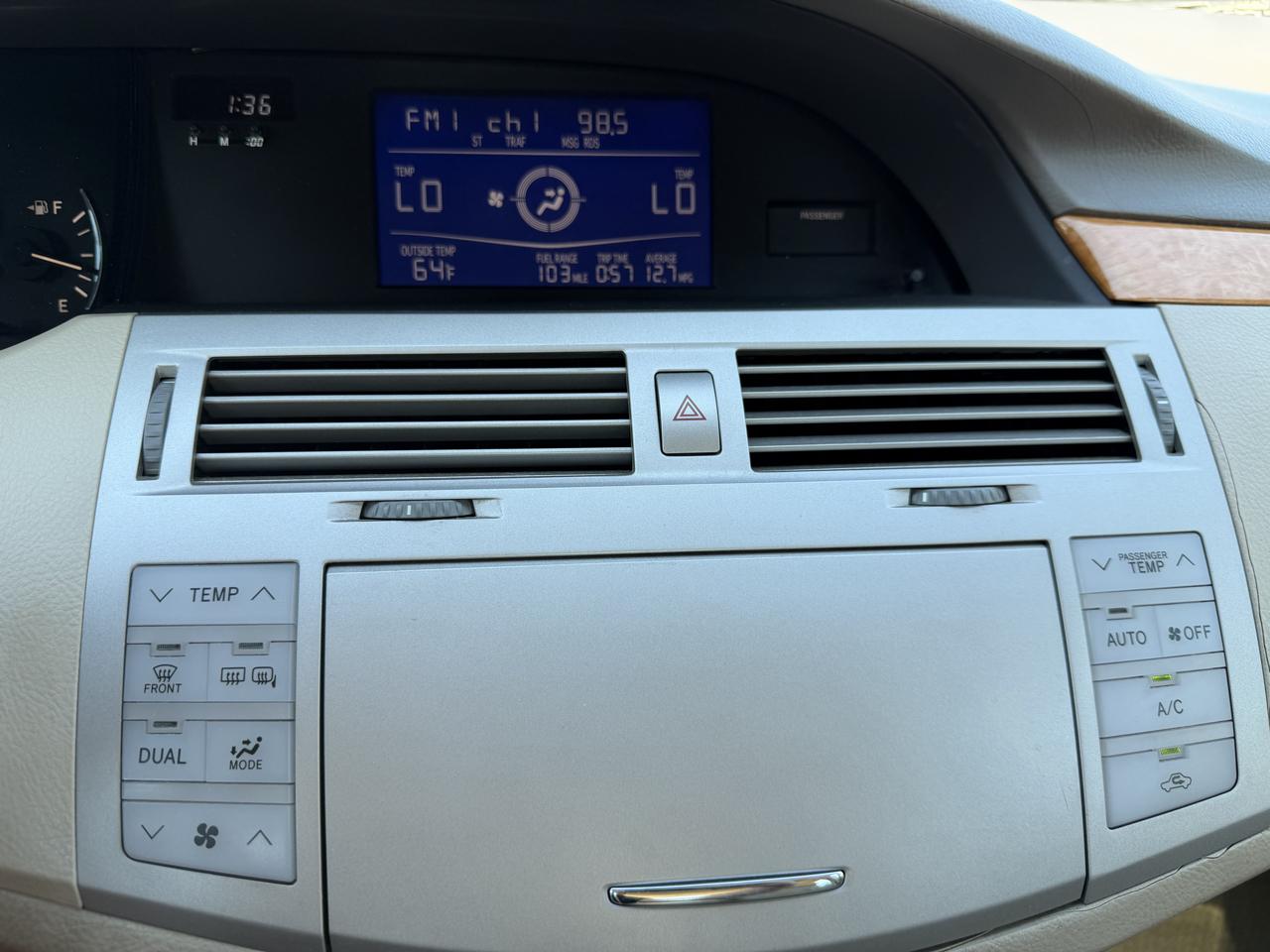 Toyota Avalon XL 2005