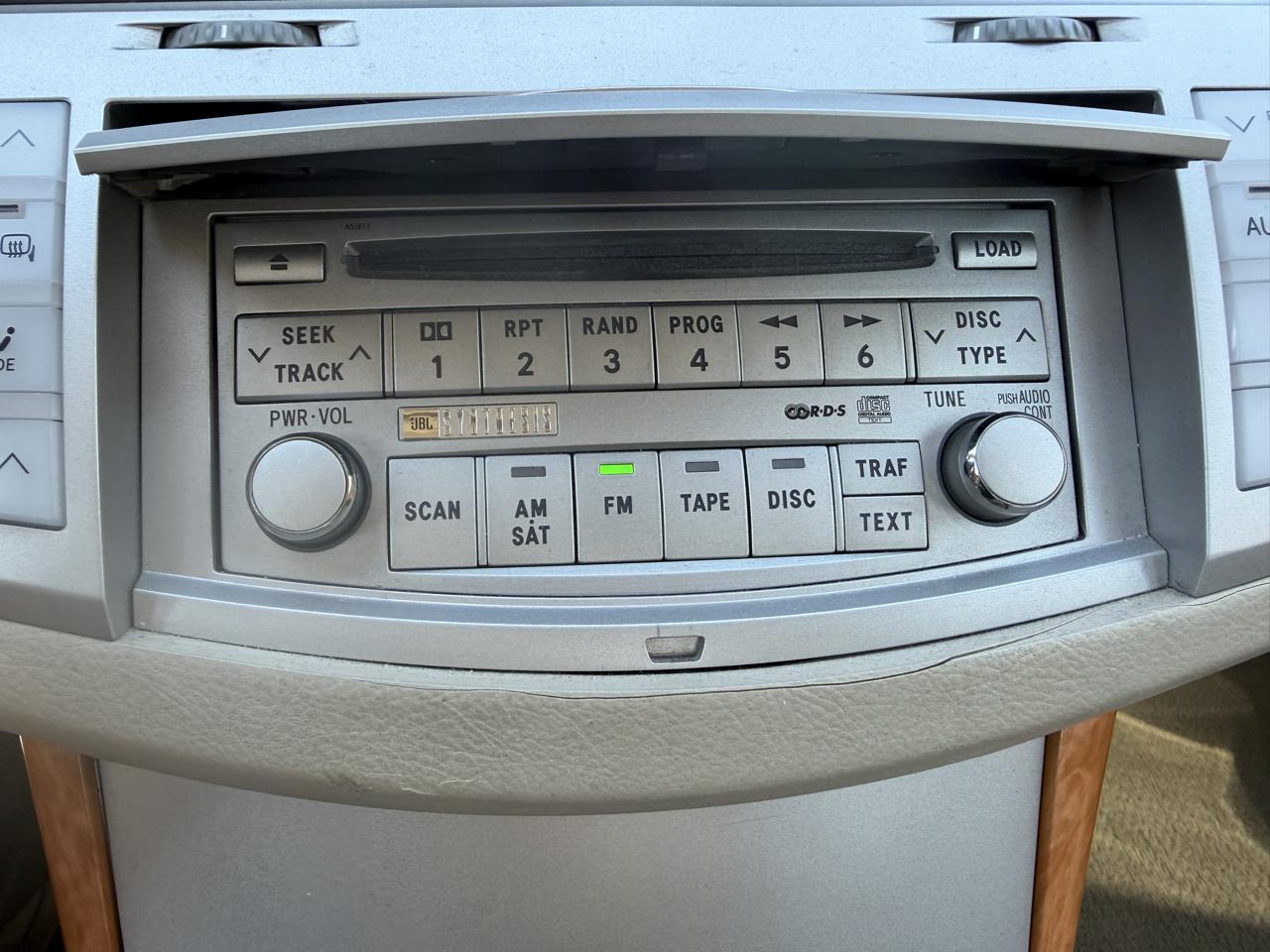 Toyota Avalon XL 2005