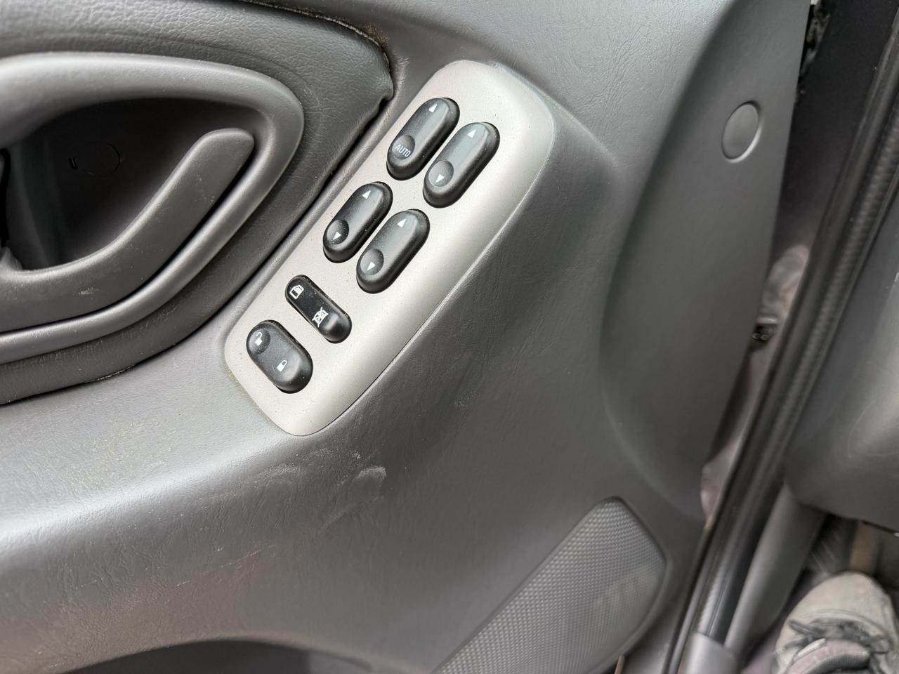 Mazda Tribute s 4WD 4-spd AT 2005
