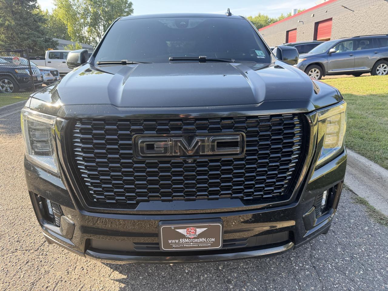 GMC Yukon Denali 4WD 2021