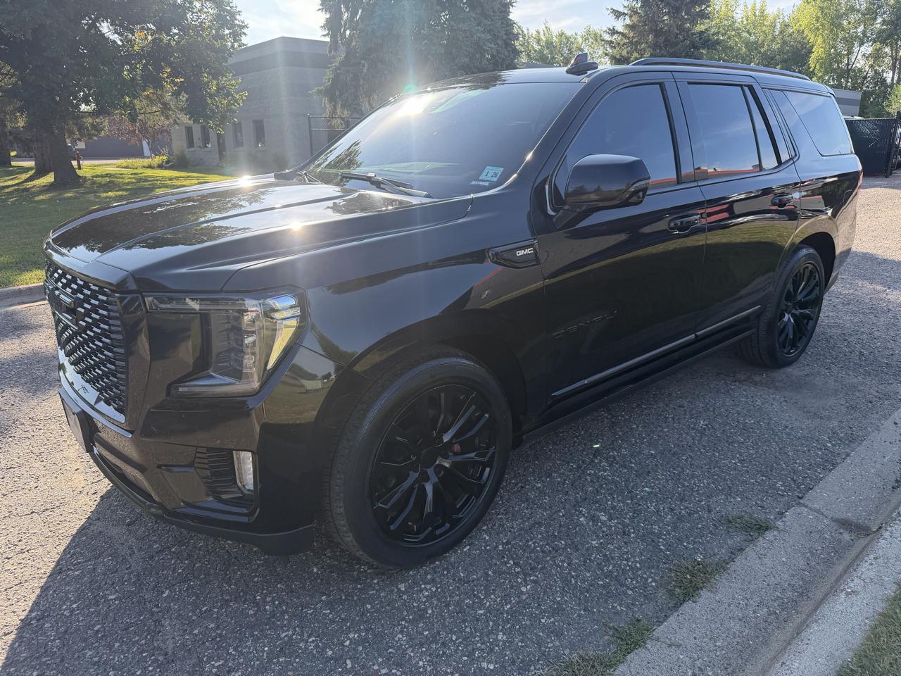 GMC Yukon Denali 4WD 2021