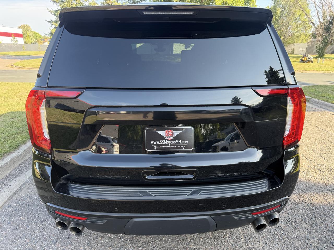 GMC Yukon Denali 4WD 2021