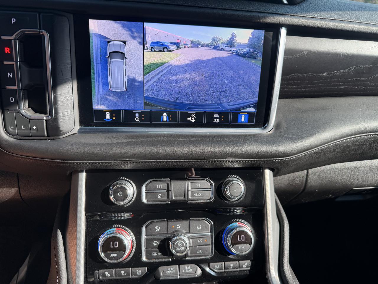 GMC Yukon Denali 4WD 2021