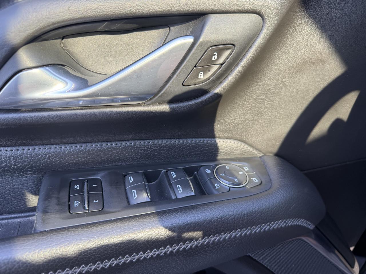 GMC Yukon Denali 4WD 2021