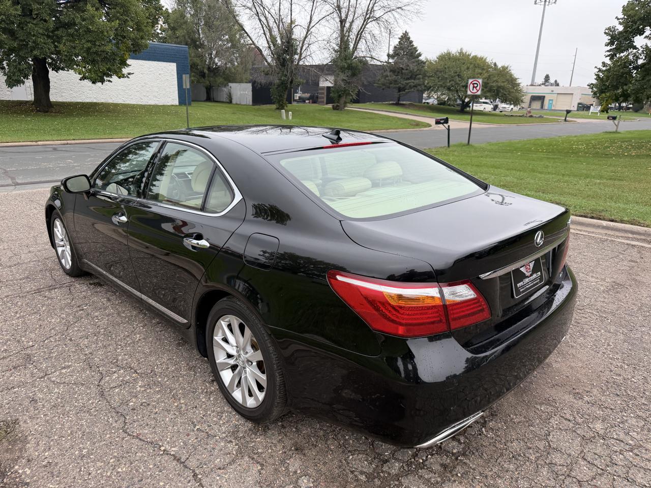 Lexus LS 460 Luxury Sedan AWD 2012