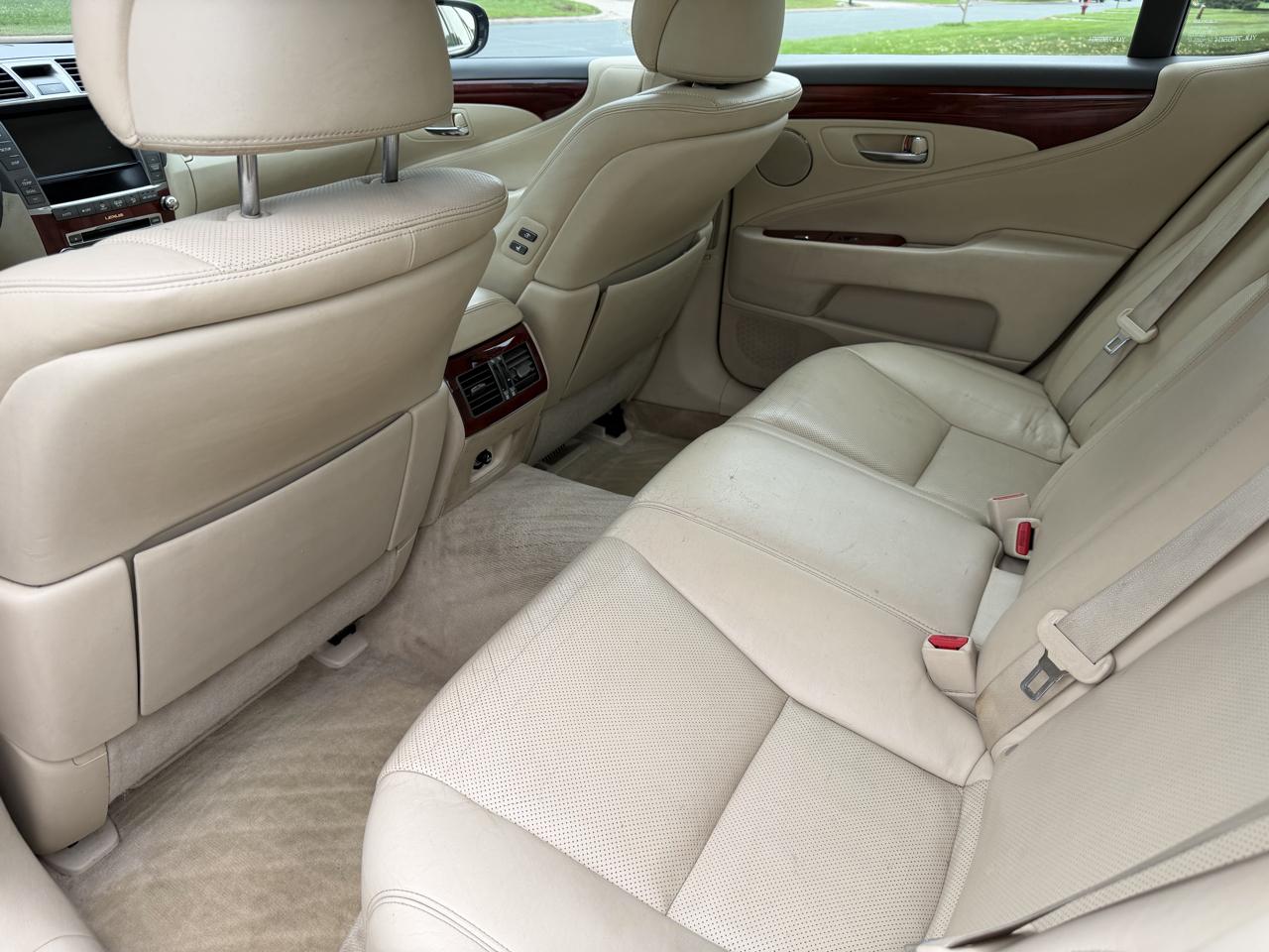 Lexus LS 460 Luxury Sedan AWD 2012