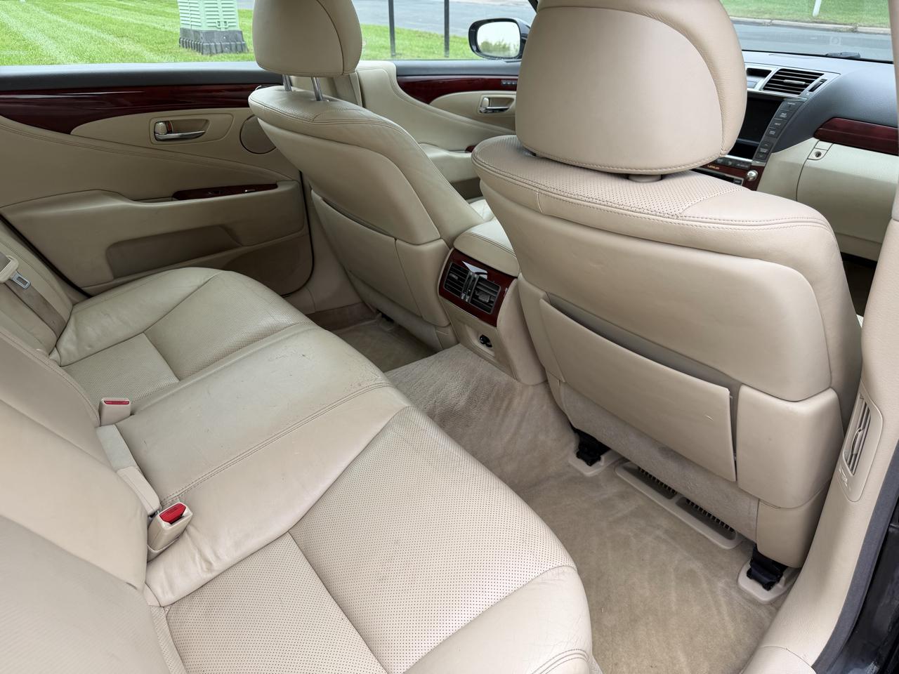 Lexus LS 460 Luxury Sedan AWD 2012